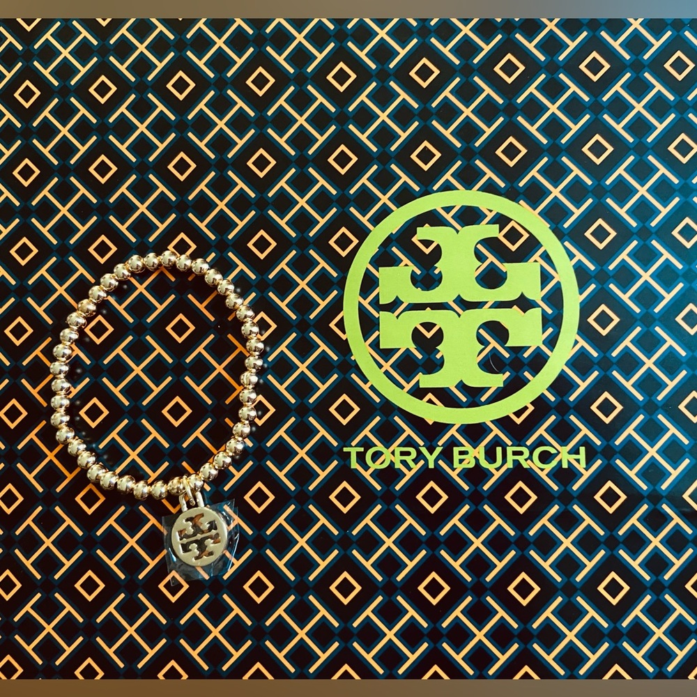 Last one! ⏰ NWT Gorgeous stretchy bracelet w/Tory Burch logo charm + gift wrap - Picture 9 of 13